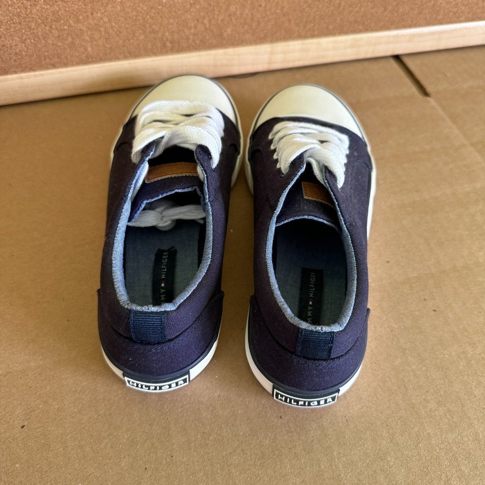 Kid's Tommy Hilfiger Blue White Tennis Shoes US Size 2 - Picture 2 of 9